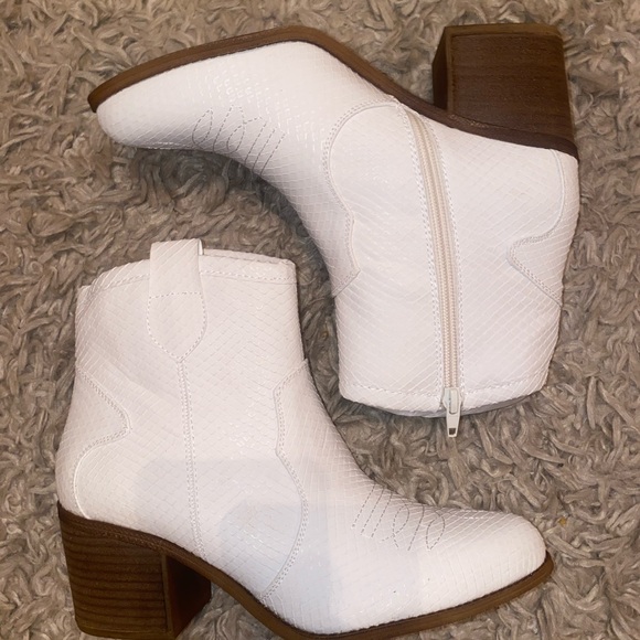 White Western Booties - Picture 6 of 8